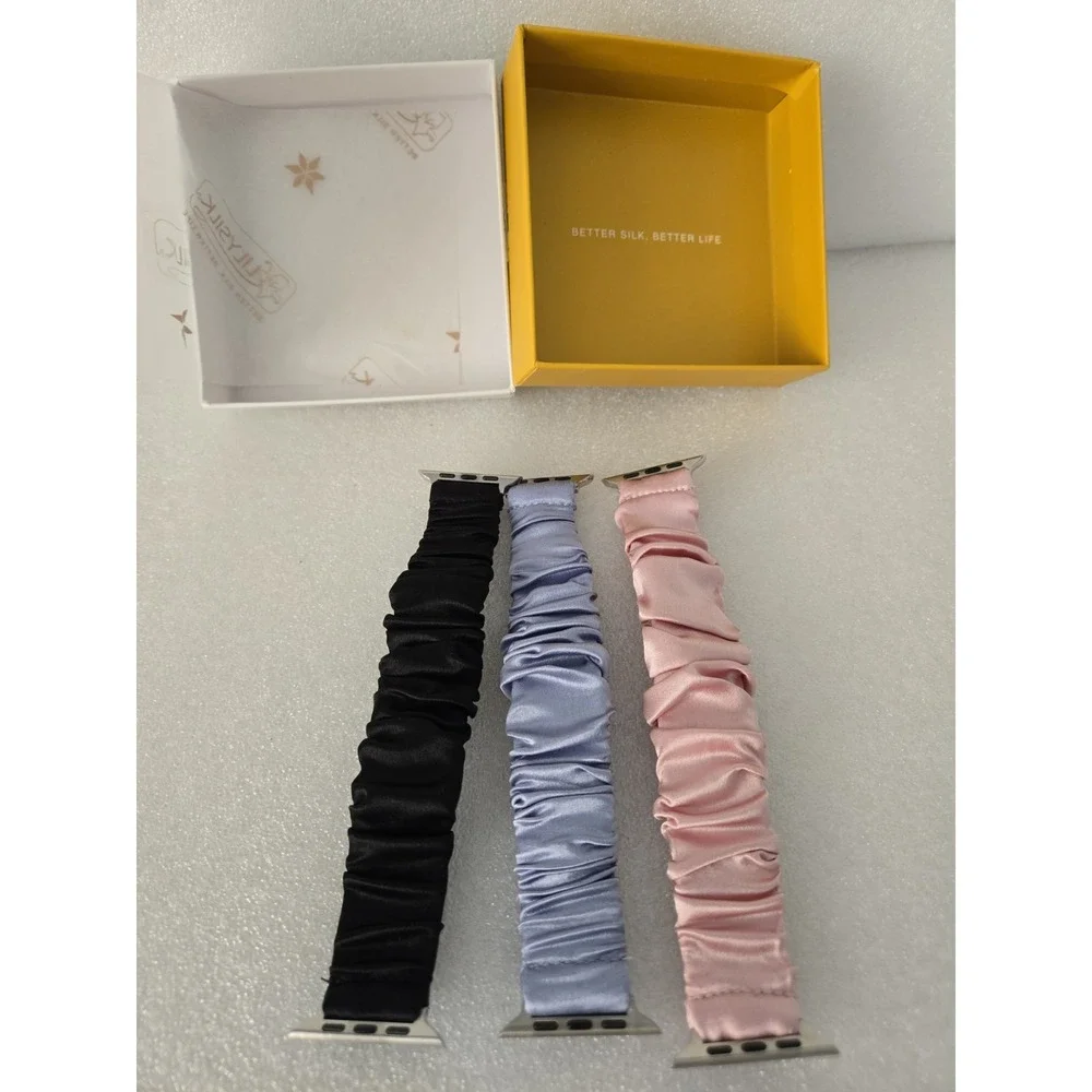 LilySilk Apple Watch band Silk scrunchies New In Gift Box 42/44 Mm Set Of 3